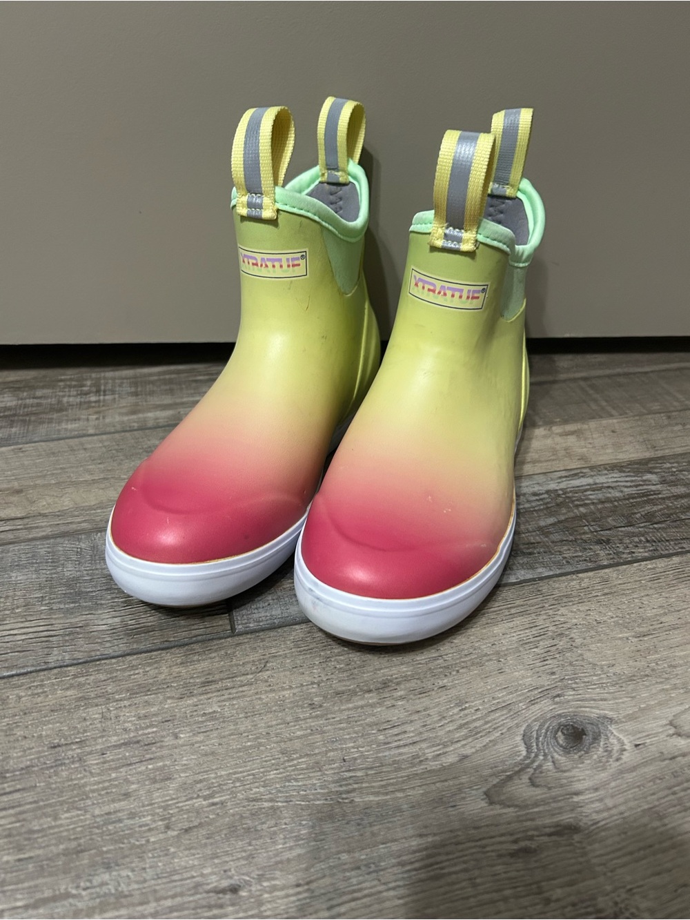 Xtratuf Women's Ankle Deck Boot, Yellow Aurora, Size 5 Slip Resistant Waterproof